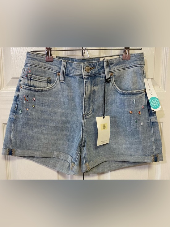 cosmic blue love Pants - Cosmic Blue Love Wash Embroidered Denim Shorts - Women (27)
